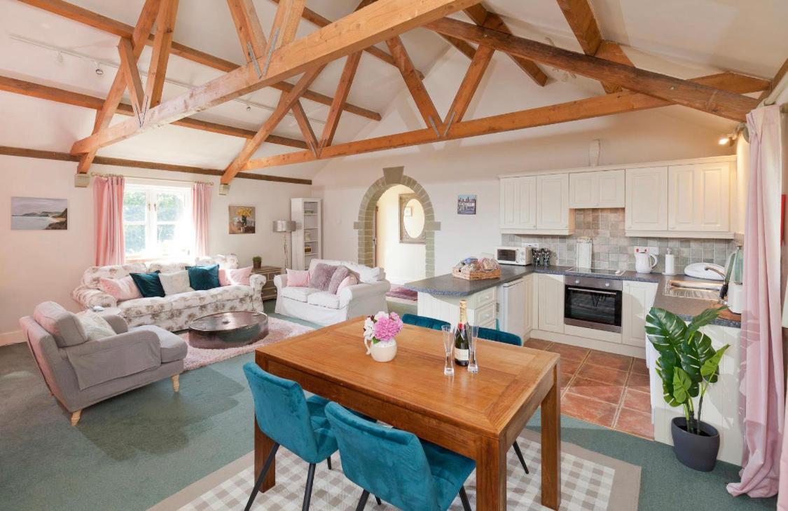 Spacious Swallow Cottage Tisbury Eksteriør billede